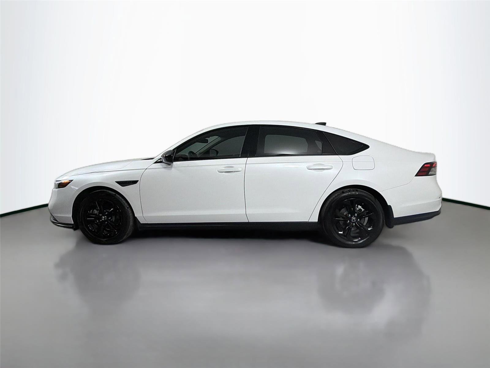 Used 2025 Honda Accord SE image 8