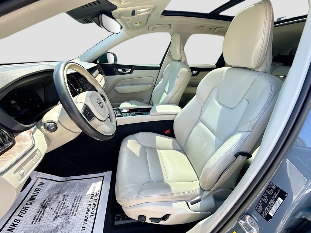 Used 2022 Volvo XC60 B5 Momentum w/ Climate Package image 21