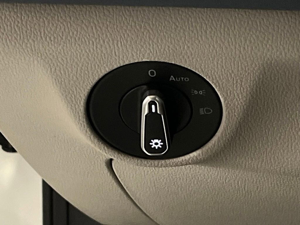 New 2026 Volkswagen Jetta SE FWD image 17