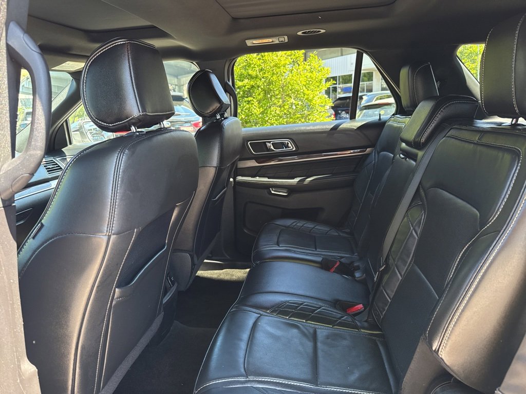 Used 2017 Ford Explorer Platinum image 24