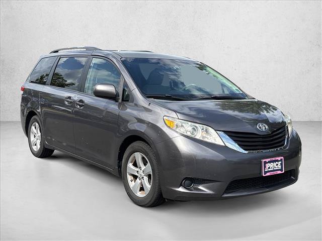 Used 2013 Toyota Sienna LE w/ Towing Pkg FWD image 3