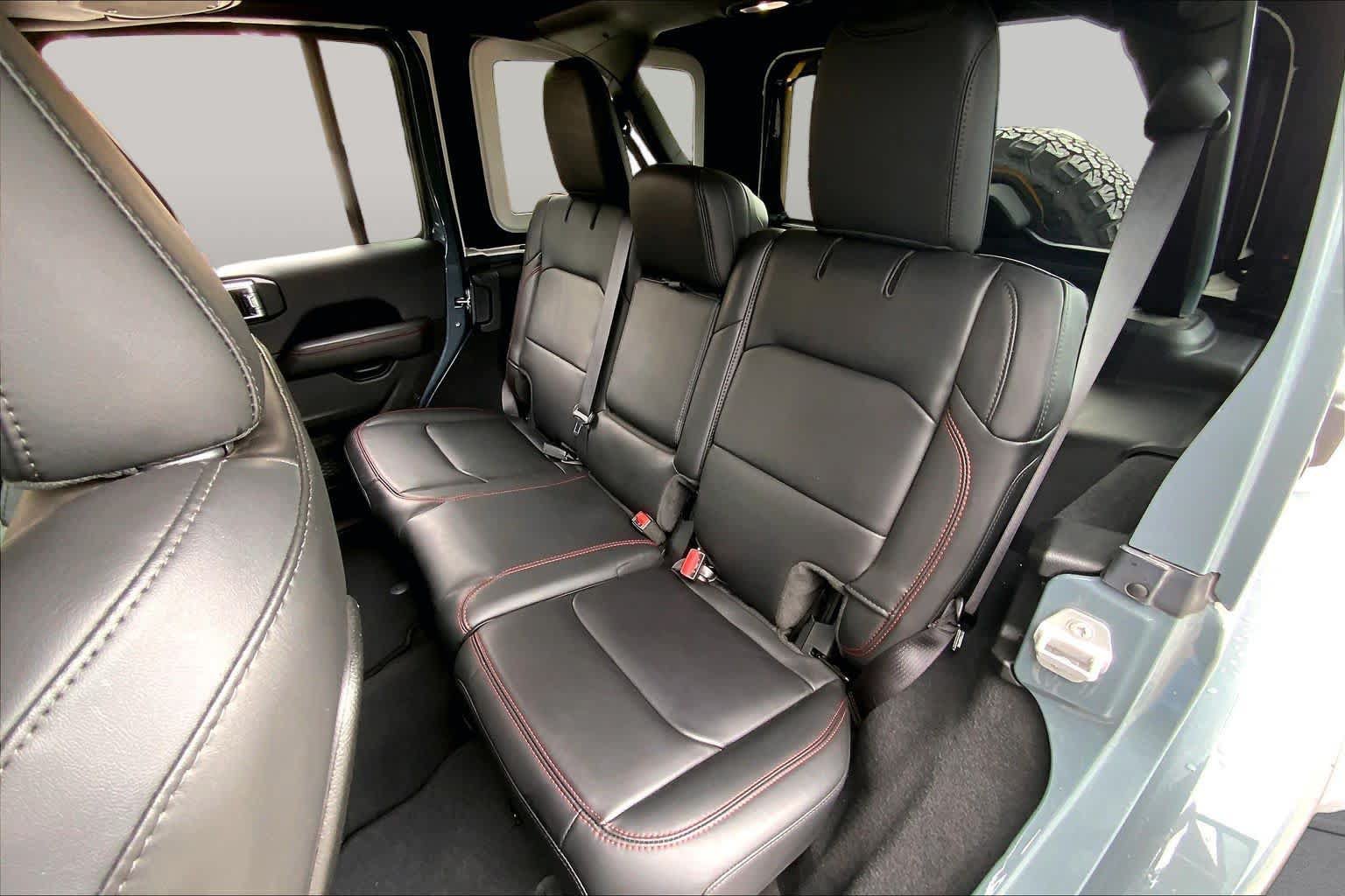 Used 2025 Jeep Wrangler Unlimited Rubicon AWD/4WD image 21