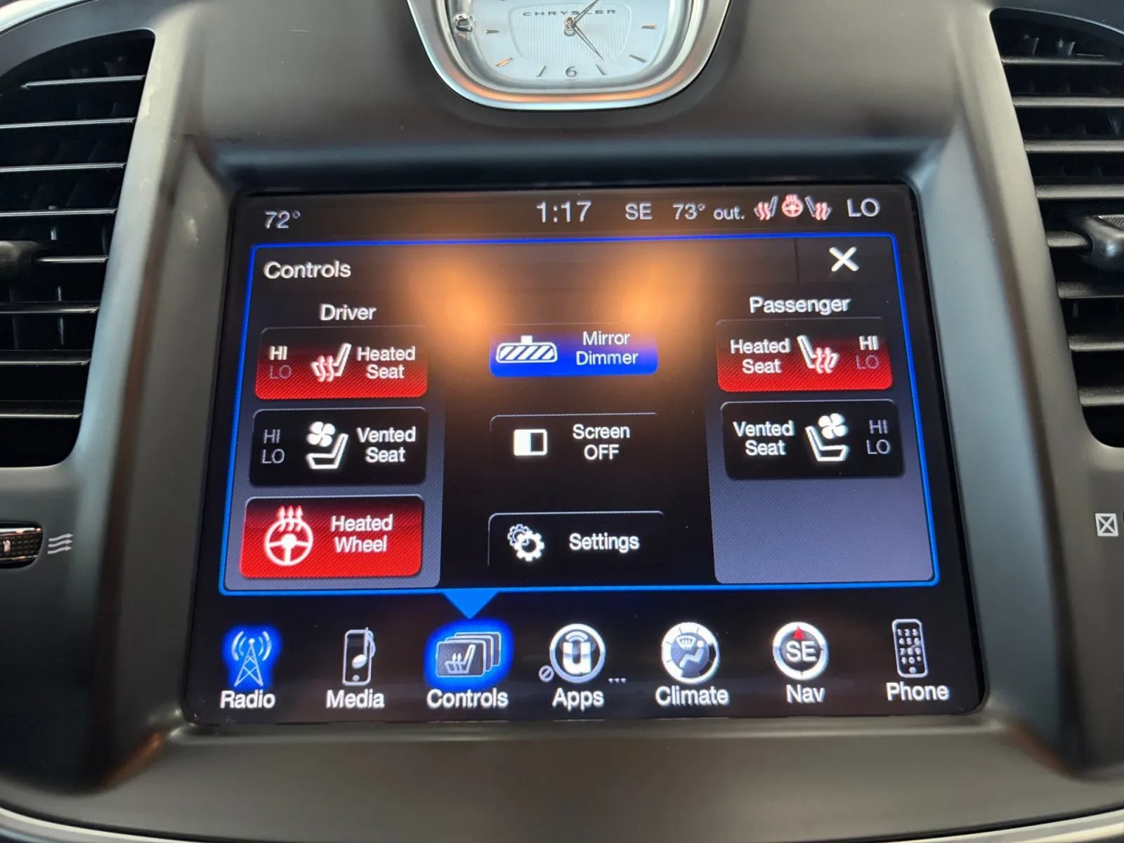 Used 2016 Chrysler 300 C Platinum w/ Safetytec Plus Group AWD/4WD image 25