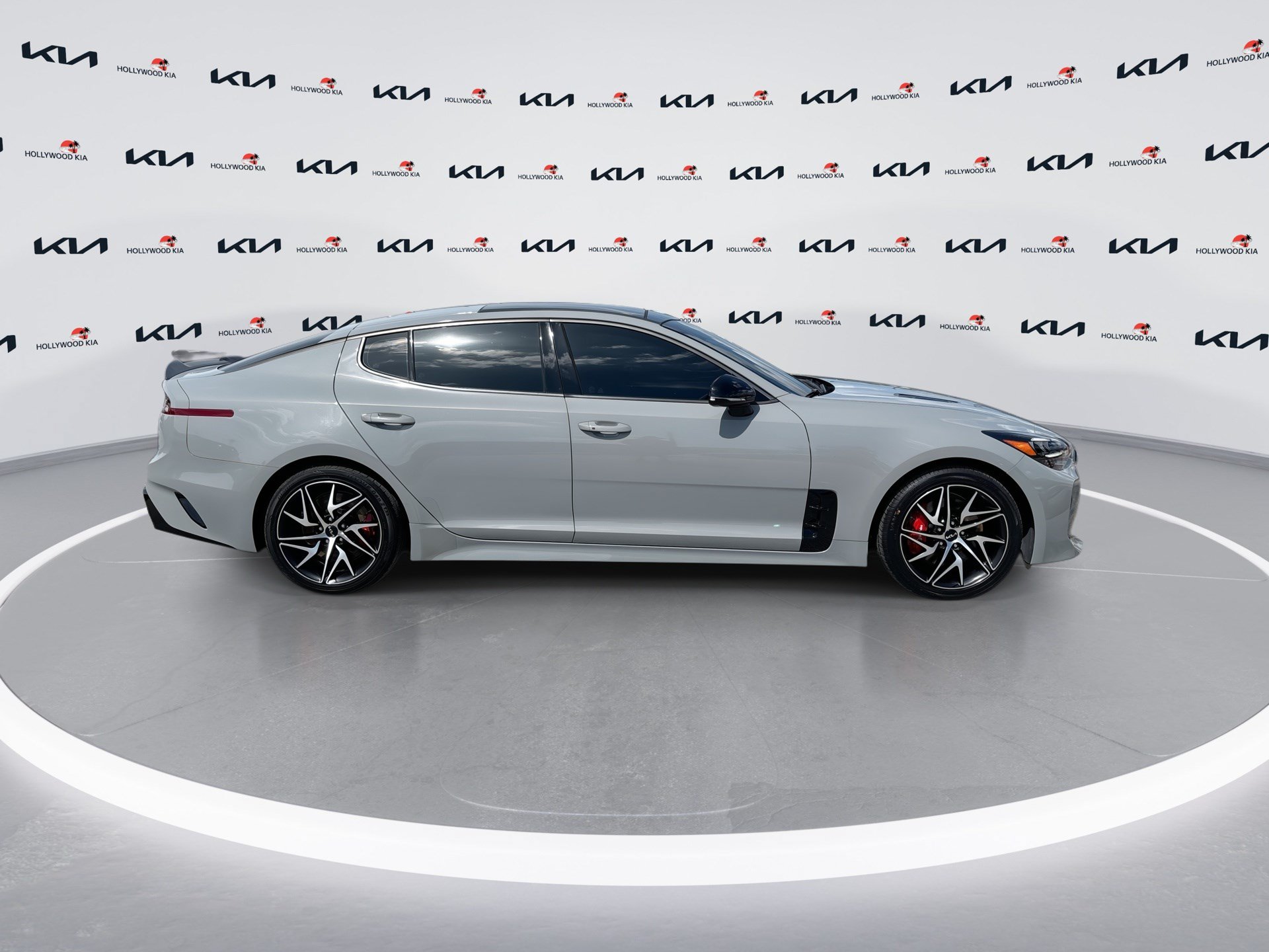 Used 2023 Kia Stinger GT-Line w/ Sun & Sound Package RWD image 9