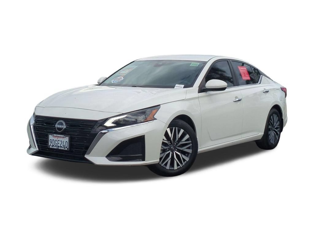 Certified 2023 Nissan Altima 2.5 SV FWD image 1
