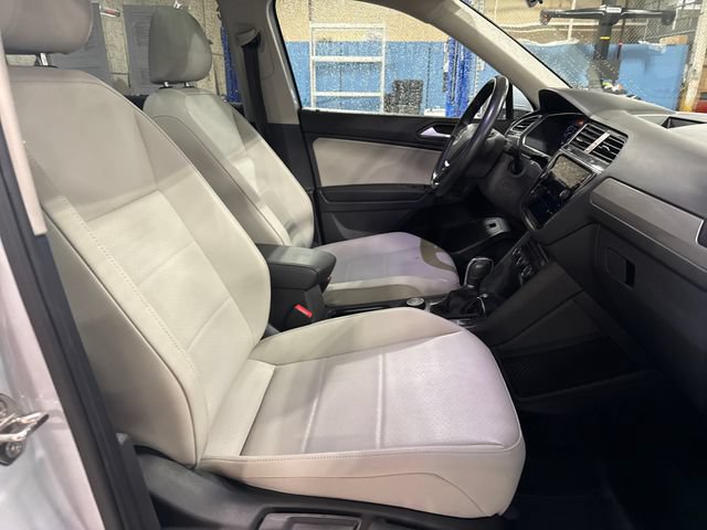 Used 2019 Volkswagen Tiguan SEL w/ 3rd Row Seat Package AWD/4WD image 9