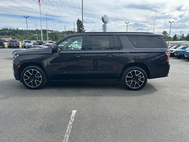 Used 2022 Chevrolet Suburban RST image 6