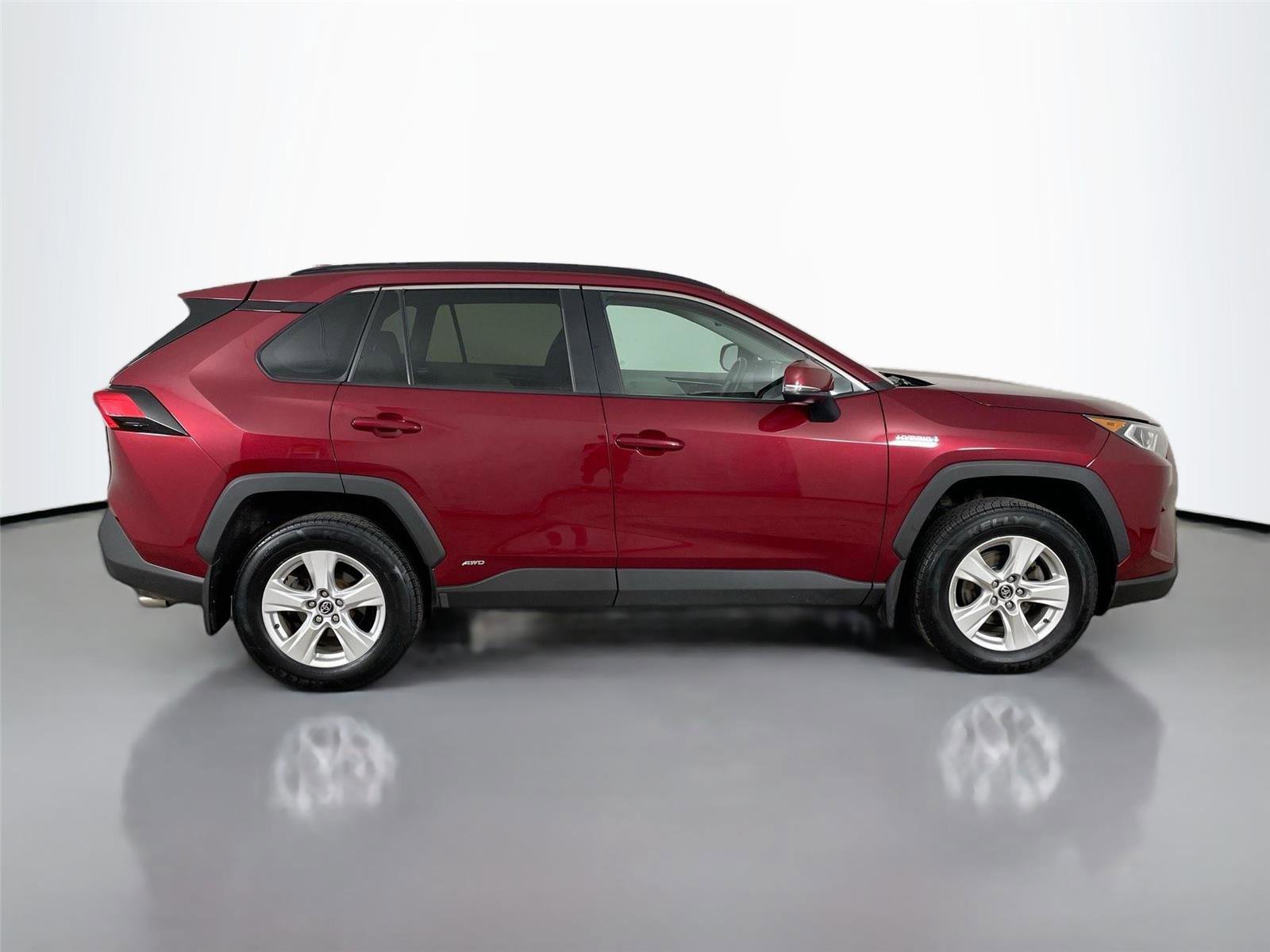 Used 2020 Toyota RAV4 XLE w/ Convenience Package AWD/4WD image 18