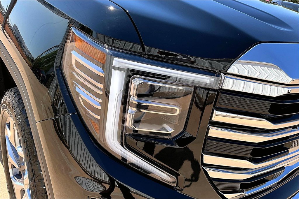 Used 2026 GMC Sierra 1500 SLT AWD/4WD image 25