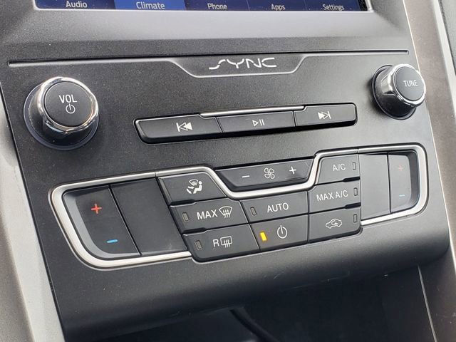 Used 2020 Ford Fusion SE image 19