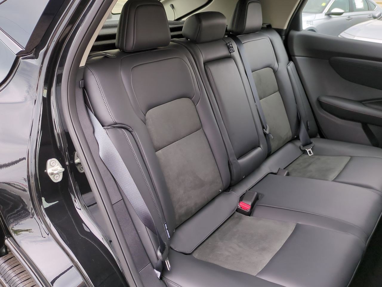 New 2024 Nissan Ariya AWD image 36