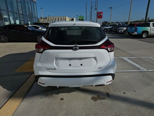 Used 2023 Nissan Kicks SV image 5