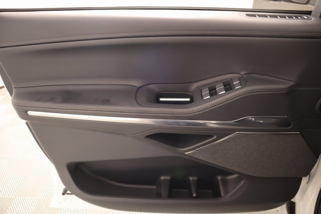 New 2025 Lincoln Navigator Reserve w/ Jet Appearance Package image 16