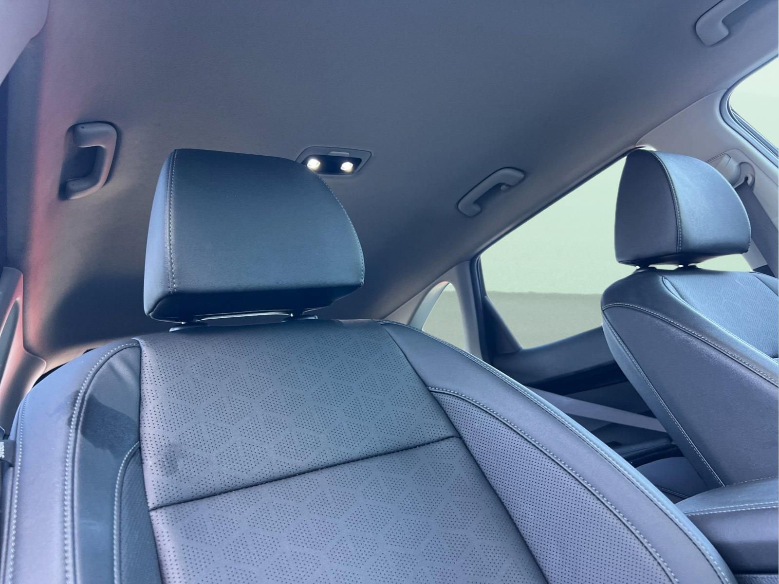 Used 2024 Kia Seltos EX FWD image 17