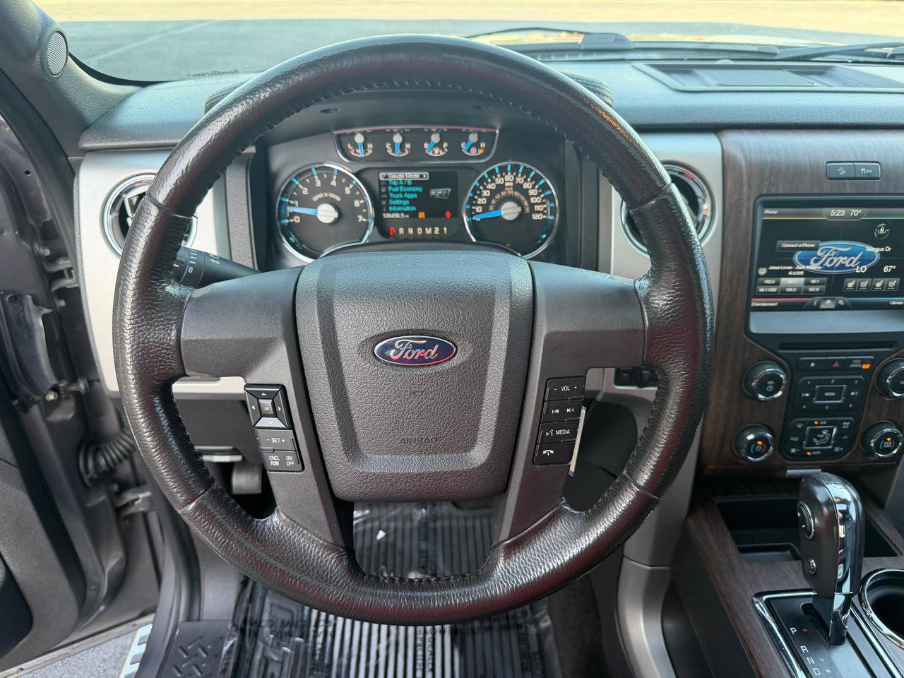 Used 2014 Ford F150 Lariat w/ Equipment Group 502A Luxury AWD/4WD image 24