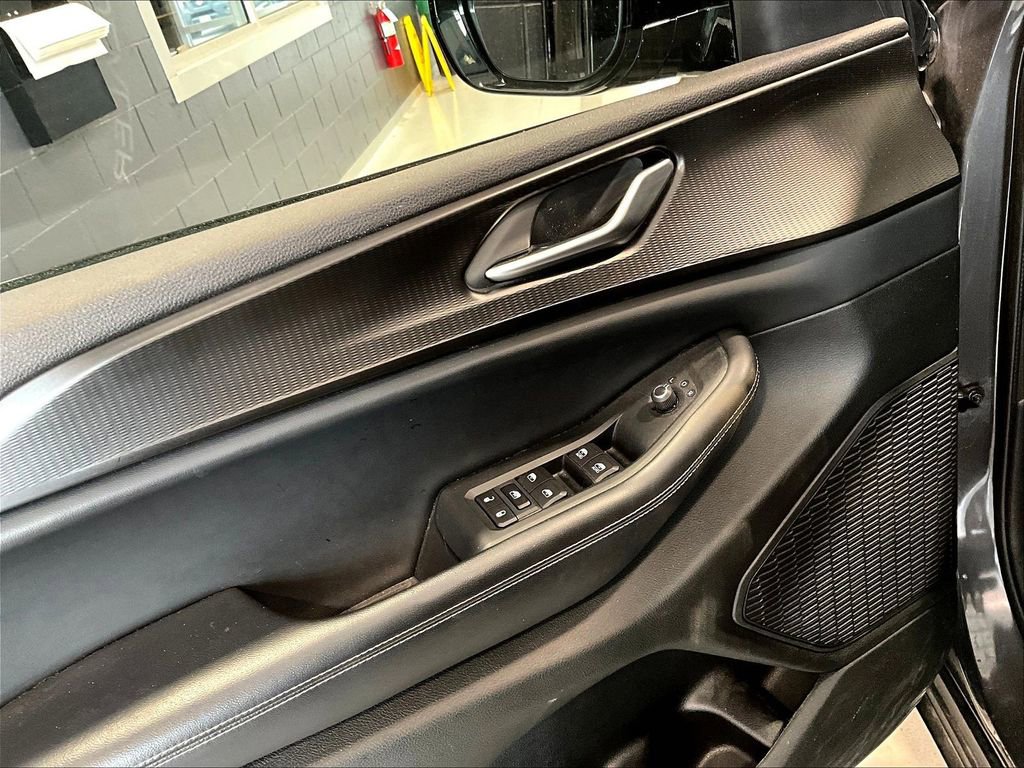 Used 2023 Jeep Grand Cherokee Altitude image 10