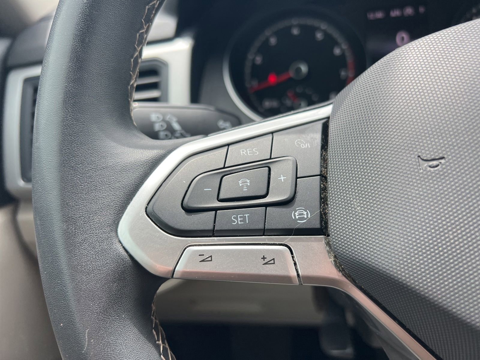 Used 2021 Volkswagen Atlas SE FWD image 21