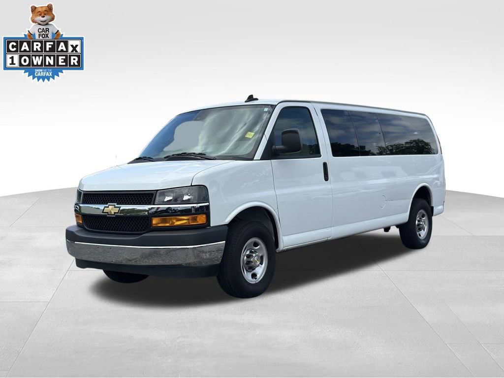Used 2025 Chevrolet Express 3500 LT w/ LT Preferred Equipment Group RWD image 7