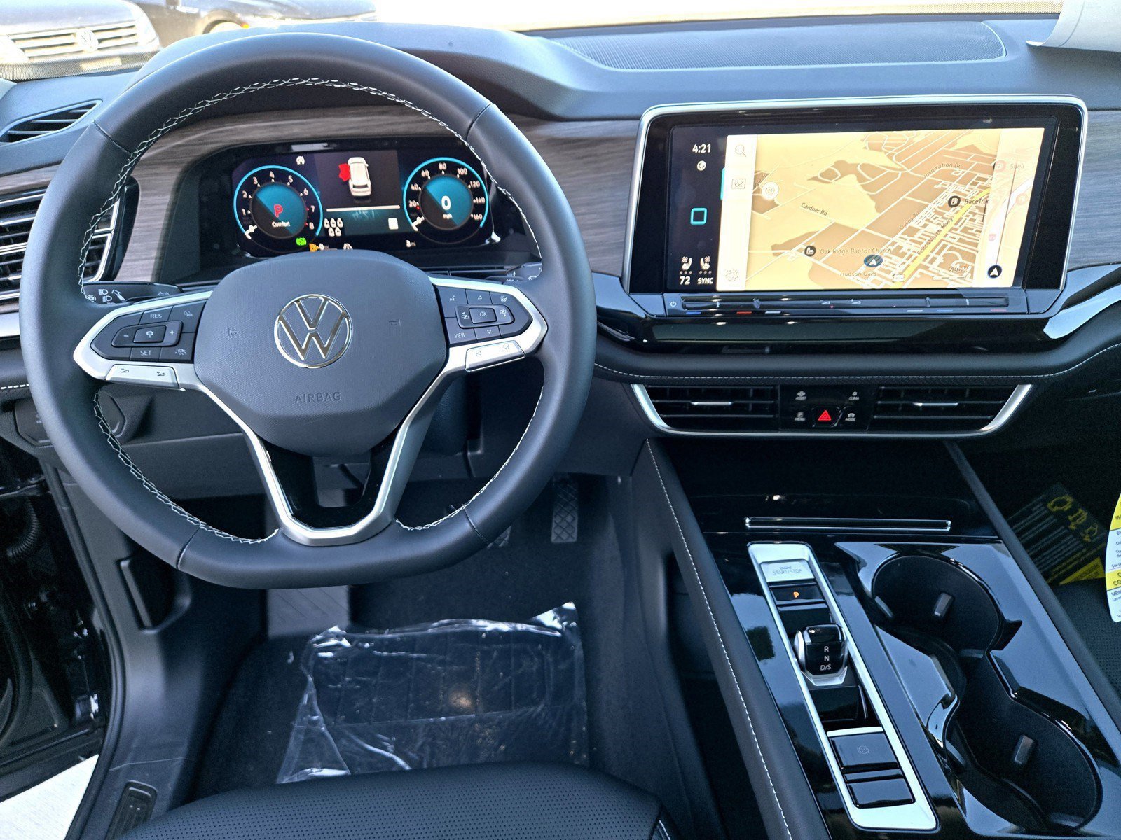 Used 2025 Volkswagen Atlas SEL AWD/4WD image 10