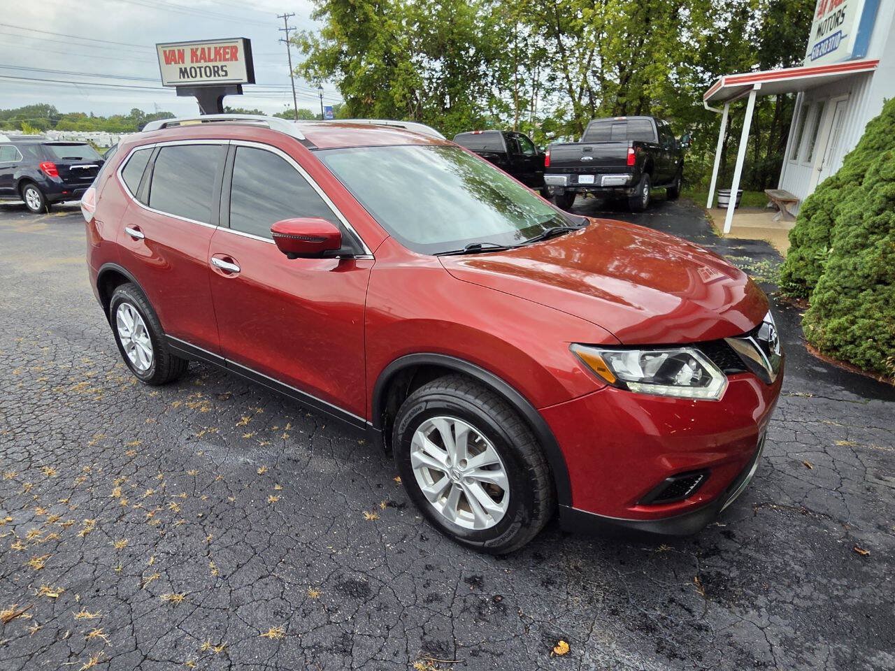 Used 2016 Nissan Rogue SV w/ SV Premium Package AWD/4WD image 1