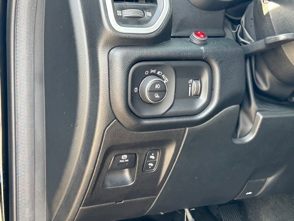 Used 2022 RAM 1500 Big Horn AWD/4WD image 38