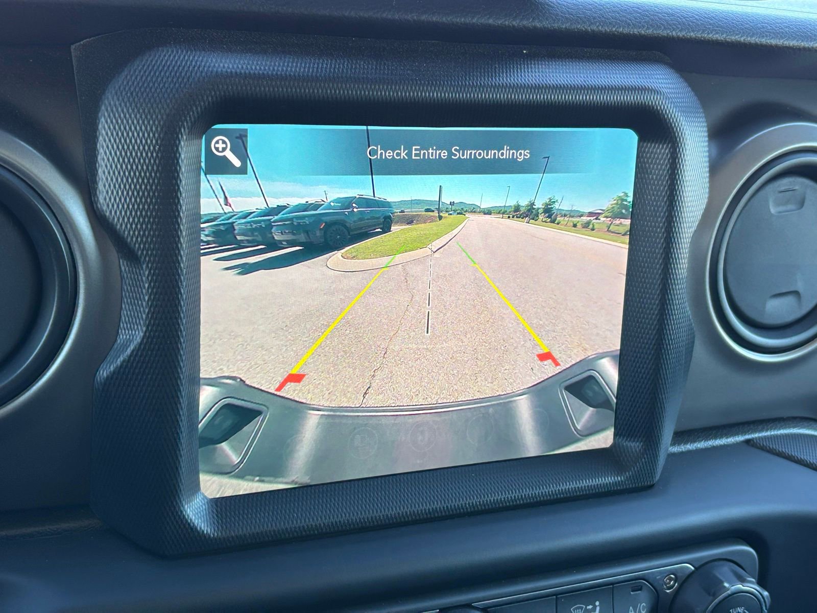 Used 2021 Jeep Gladiator Sport AWD/4WD image 19