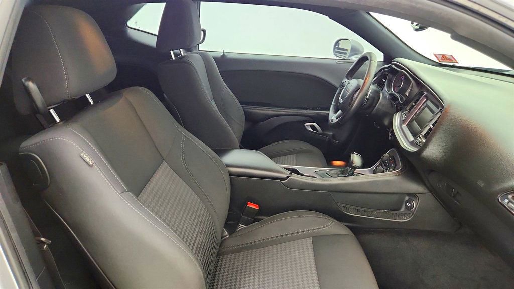Used 2017 Dodge Challenger R/T RWD image 22