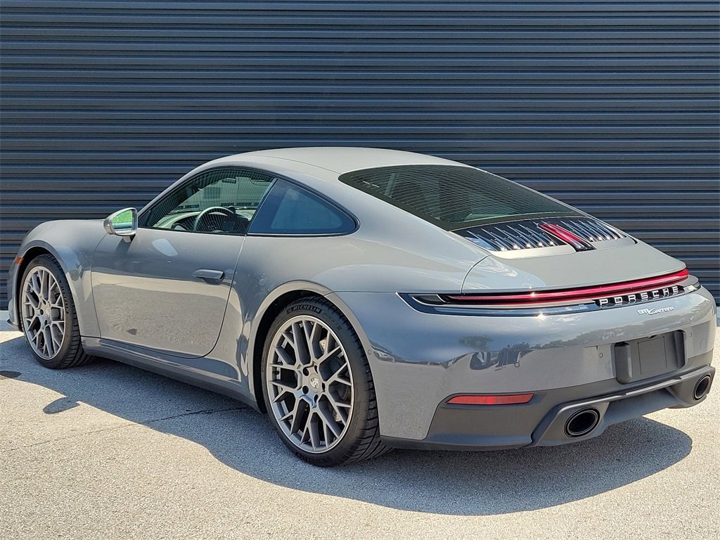 Used 2025 Porsche 911 Carrera image 3