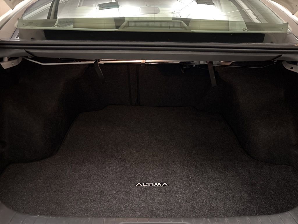 Used 2015 Nissan Altima 2.5 SL w/ Moonroof Package image 10