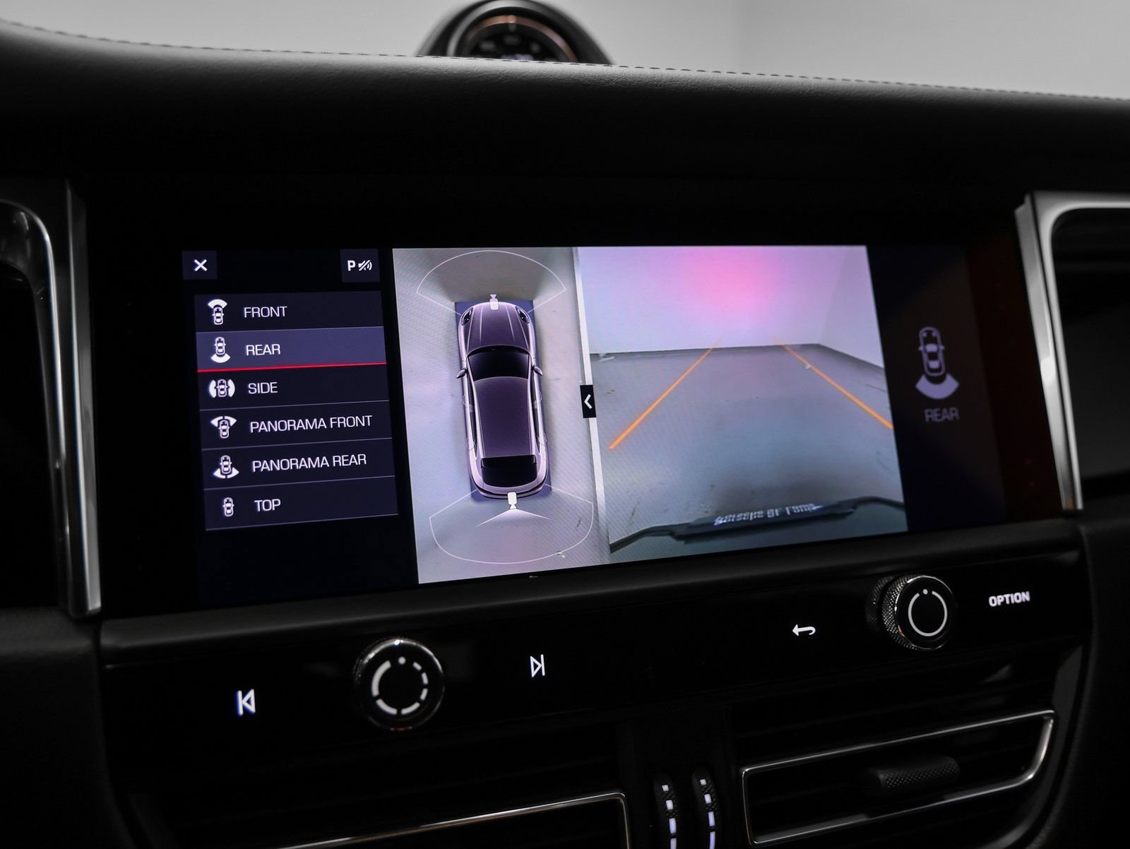 Certified 2026 Porsche Macan AWD/4WD image 42