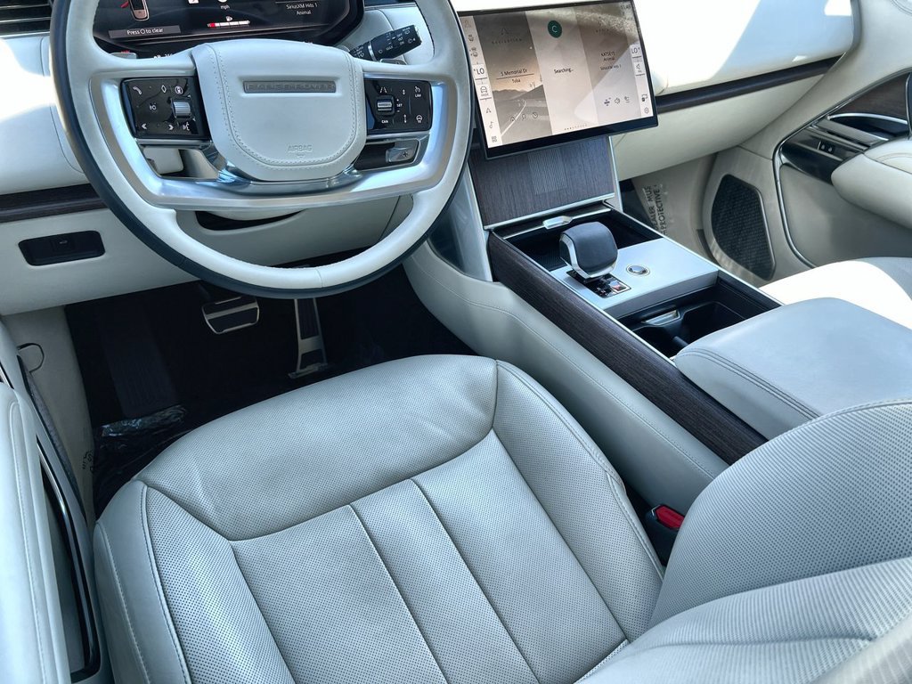 Certified 2025 Land Rover Range Rover Long Wheelbase Autobiography AWD/4WD image 13