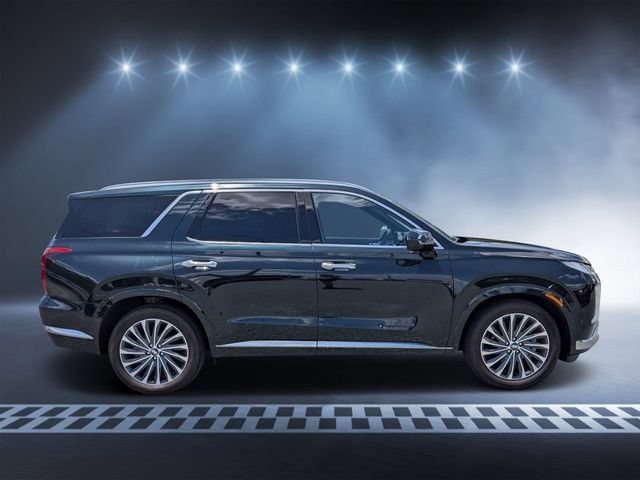 Used 2025 Hyundai Palisade Calligraphy FWD image 2