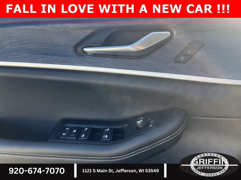 Used 2023 Jeep Grand Cherokee L Limited w/ Trailer Tow Group (B) image 13