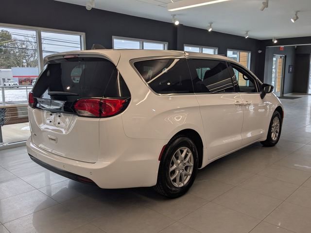 New 2026 Chrysler Voyager LX FWD image 5