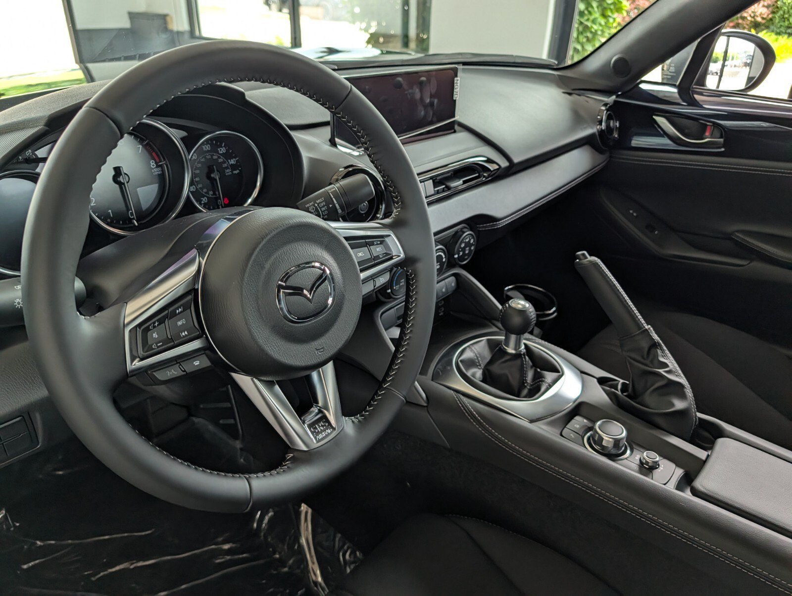 New 2026 MAZDA MX-5 Miata Club w/ Weather Package RWD image 16