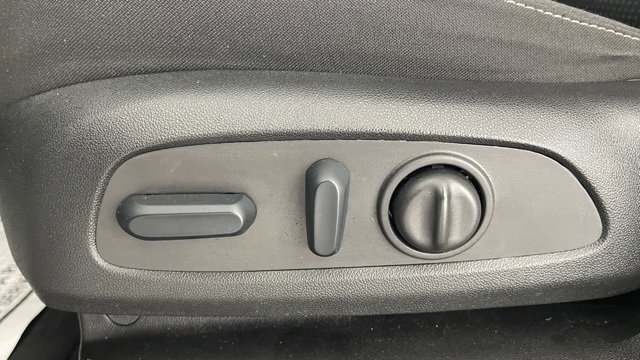 Used 2023 GMC Acadia SLE w/ Driver Convenience Package image 34