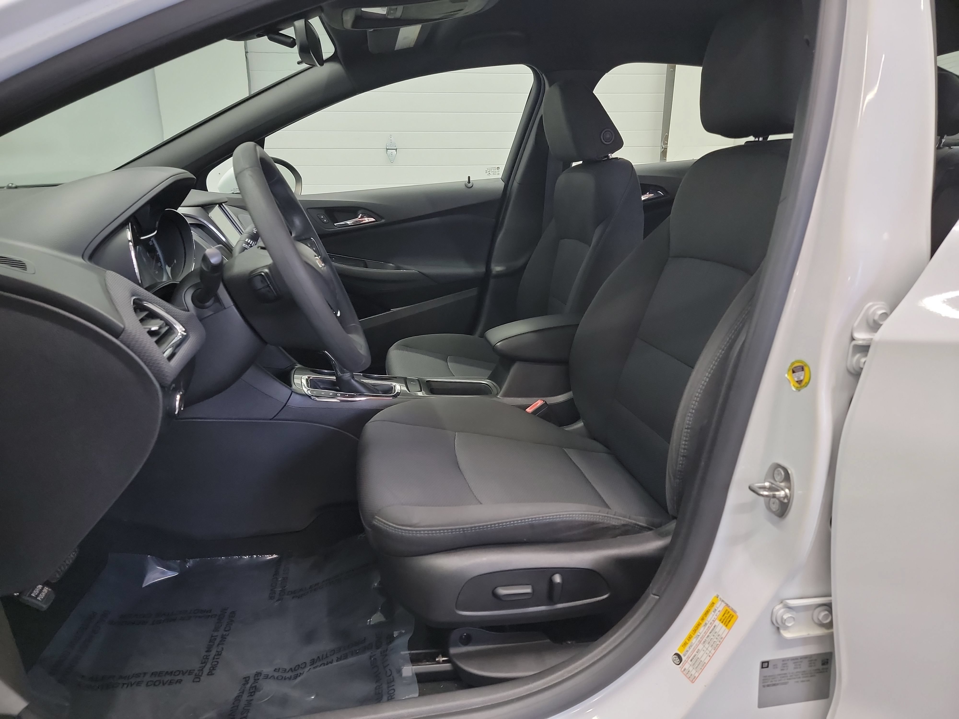 Used 2017 Chevrolet Cruze LT w/ Convenience Package FWD image 12