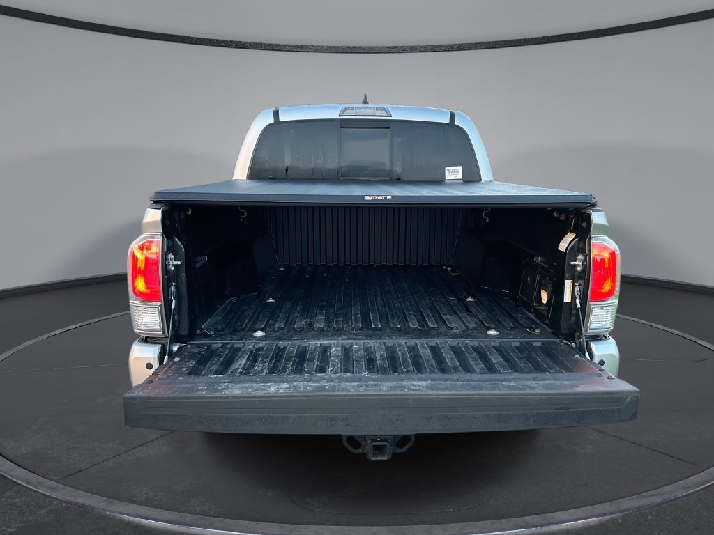 Used 2022 Toyota Tacoma TRD Sport w/ Technology Package RWD image 30