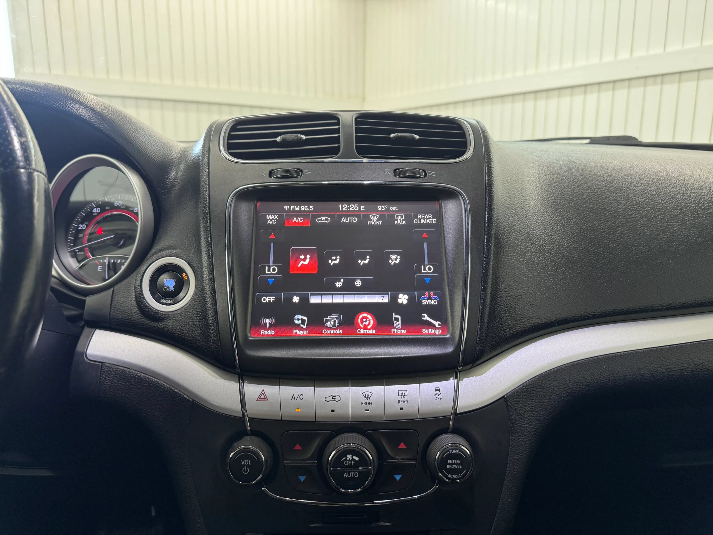 Used 2015 Dodge Journey R/T w/ Flexible Seating Group FWD image 19