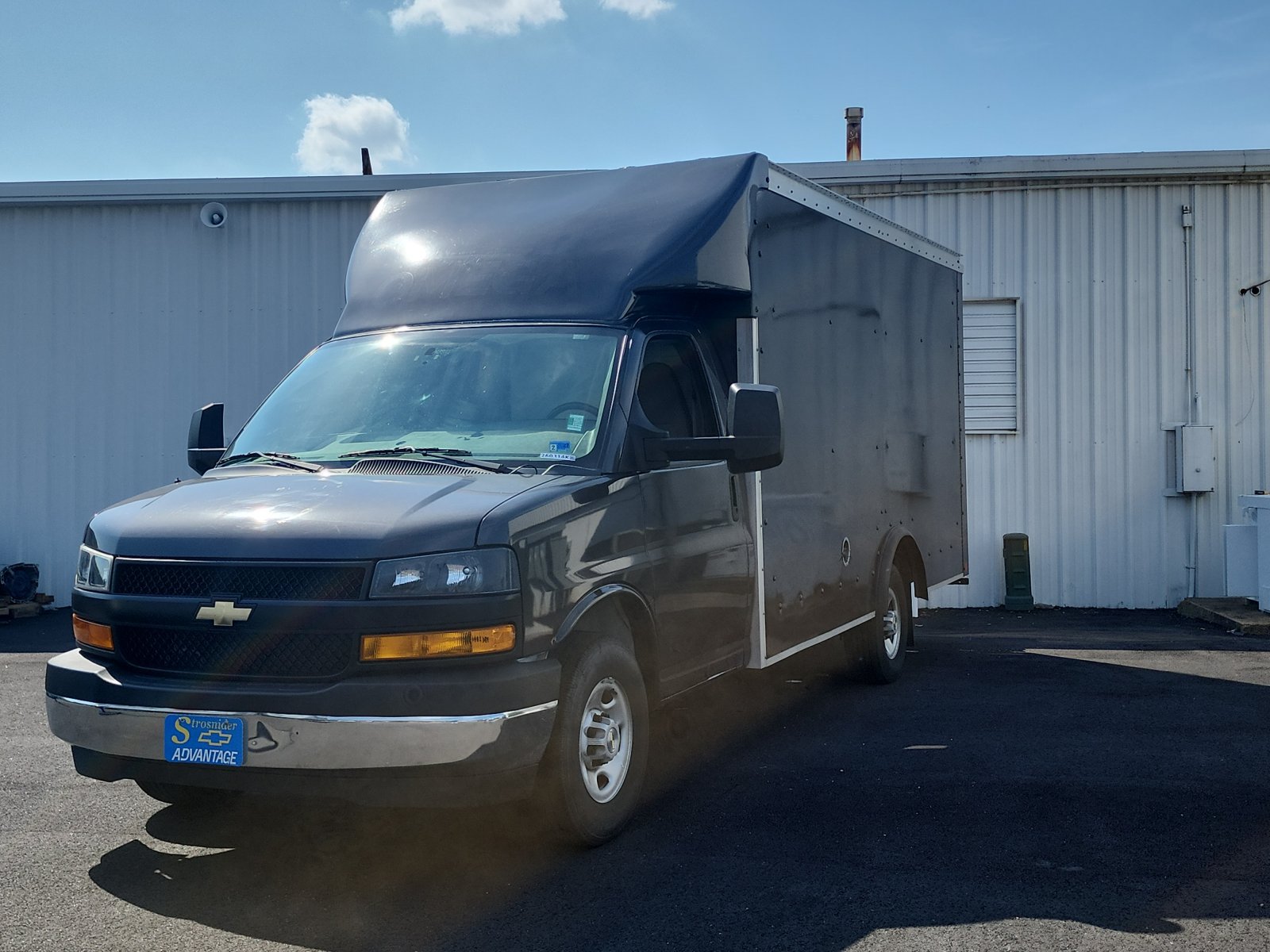 Used 2022 Chevrolet Express 3500 w/ Power Convenience Package RWD image 1