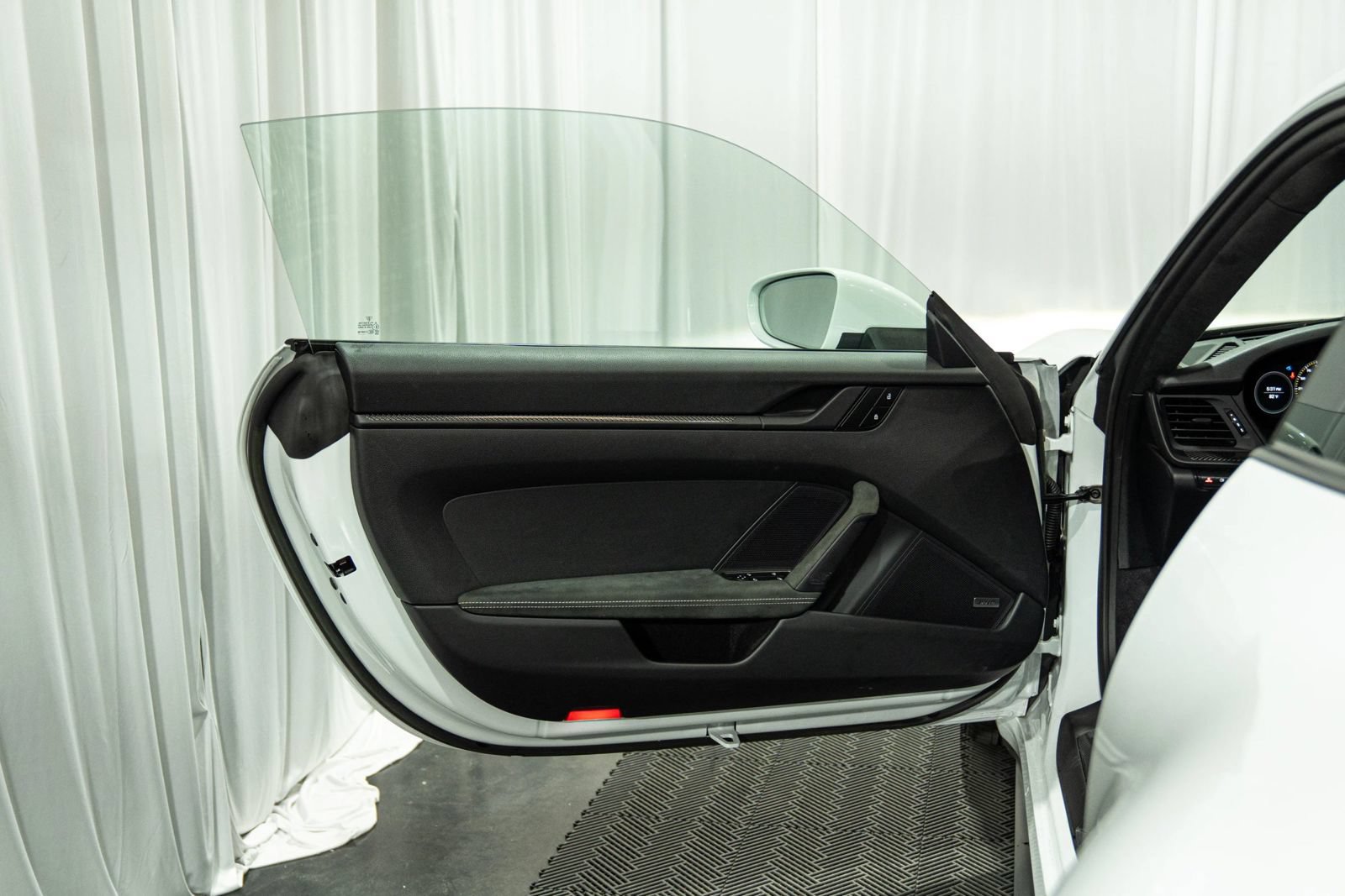 Used 2023 Porsche 911 GT3 RWD image 11