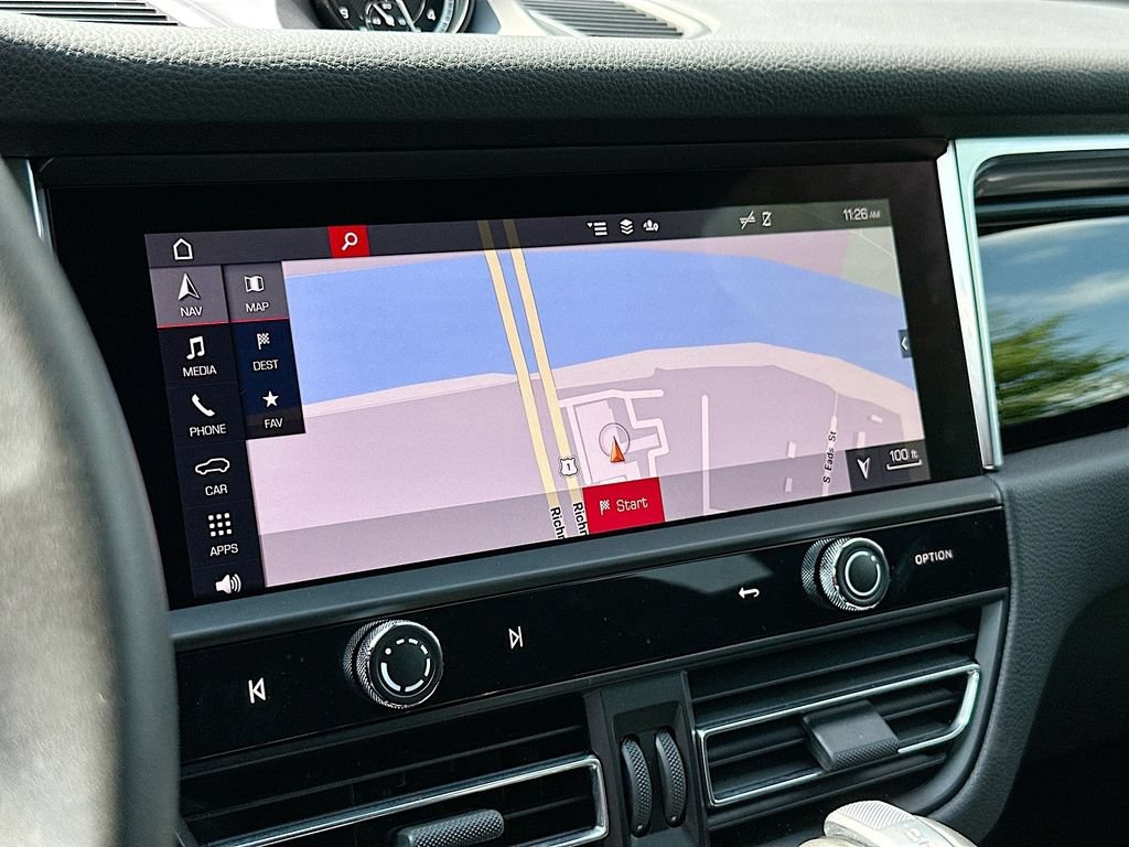 Certified 2025 Porsche Macan S AWD/4WD image 16