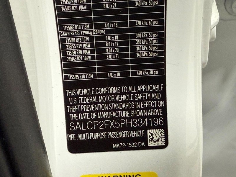 Used 2023 Land Rover Discovery Sport SE image 22