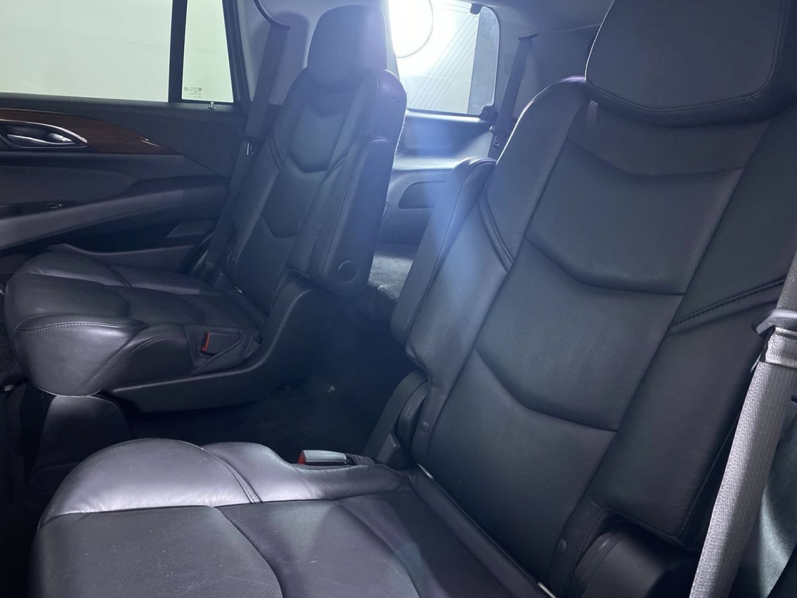 Certified 2018 Cadillac Escalade Luxury w/ LPO, Radiant Package AWD/4WD image 15
