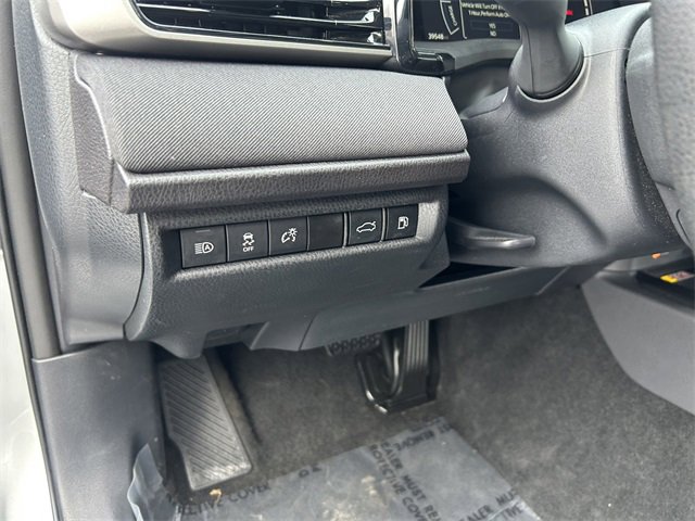 Used 2025 Toyota Camry LE image 13