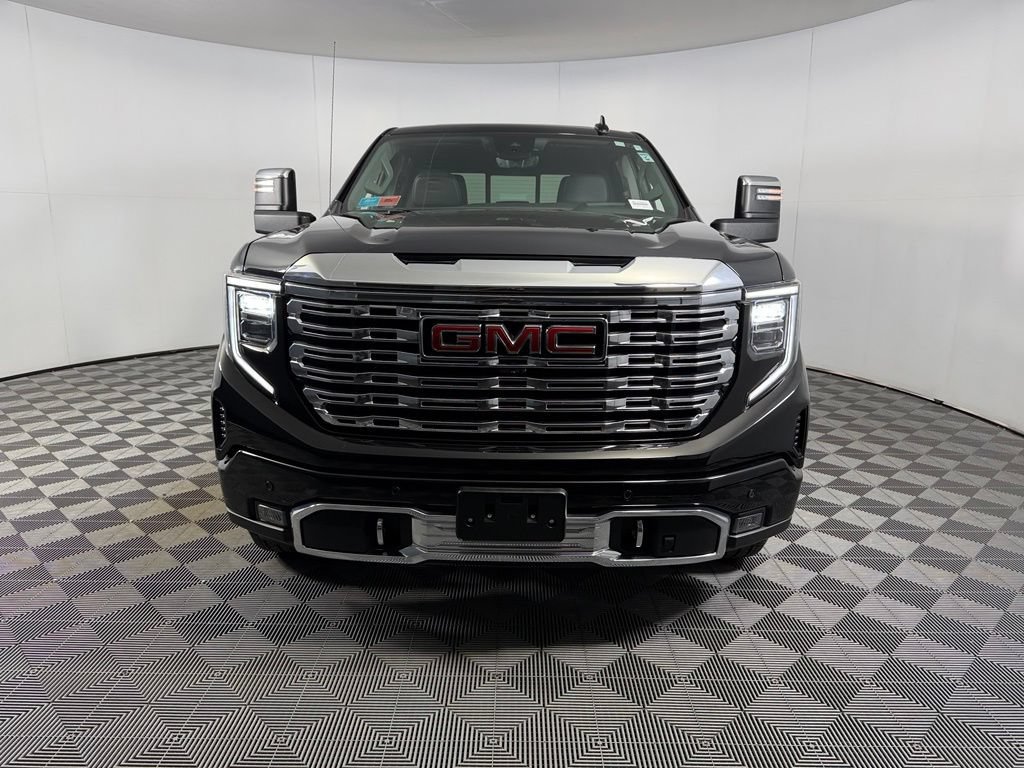 Used 2024 GMC Sierra 1500 Denali AWD/4WD image 3