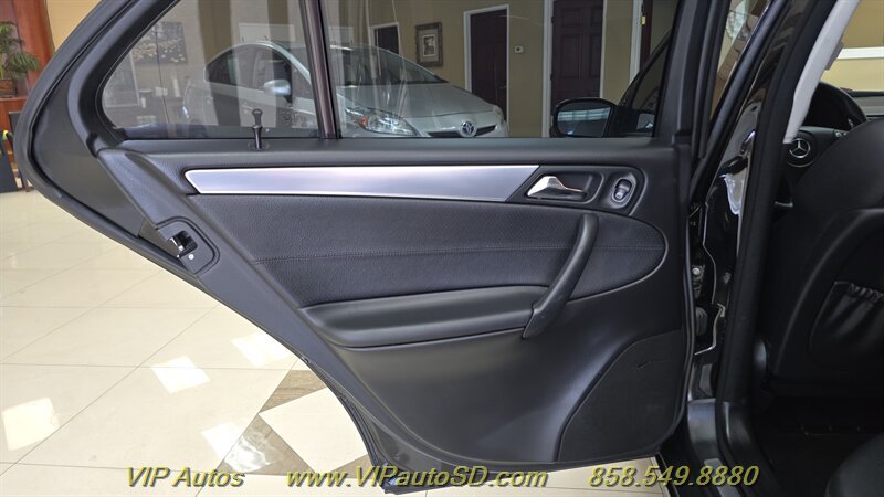 Used 2006 Mercedes-Benz C 230 Sedan image 13