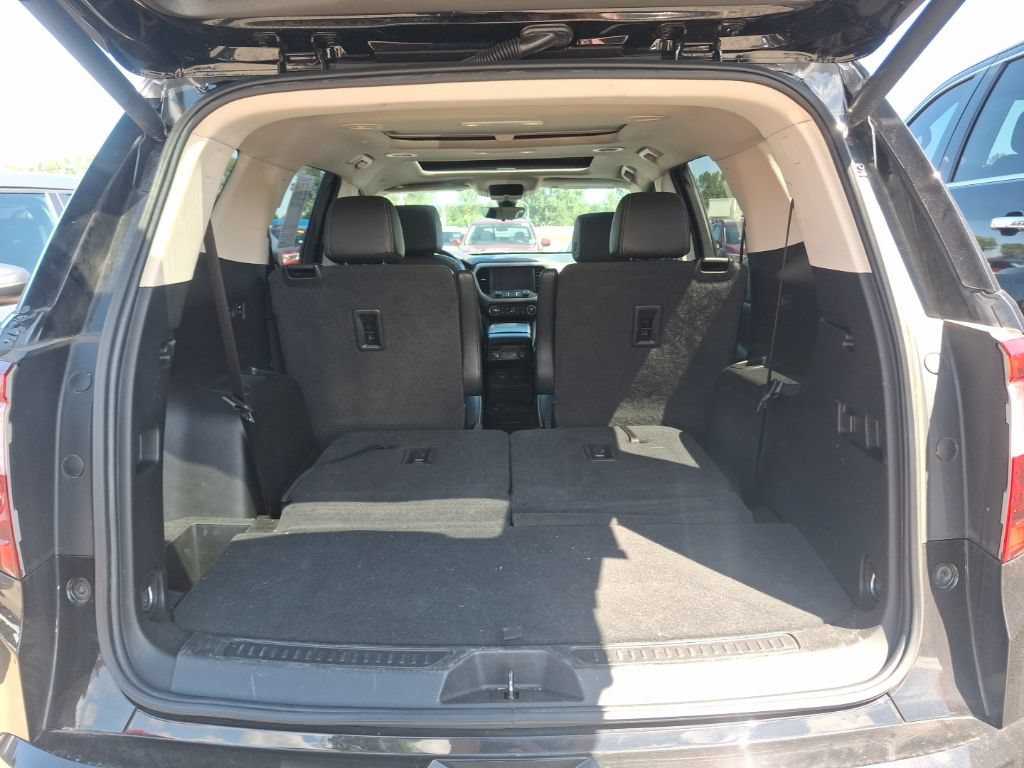 Used 2022 GMC Acadia Denali w/ Black Diamond Edition AWD/4WD image 8