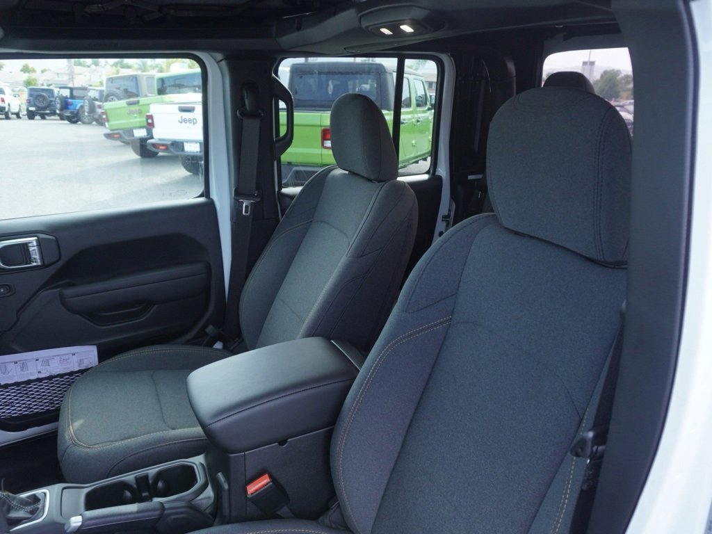 New 2025 Jeep Gladiator Sport S image 21