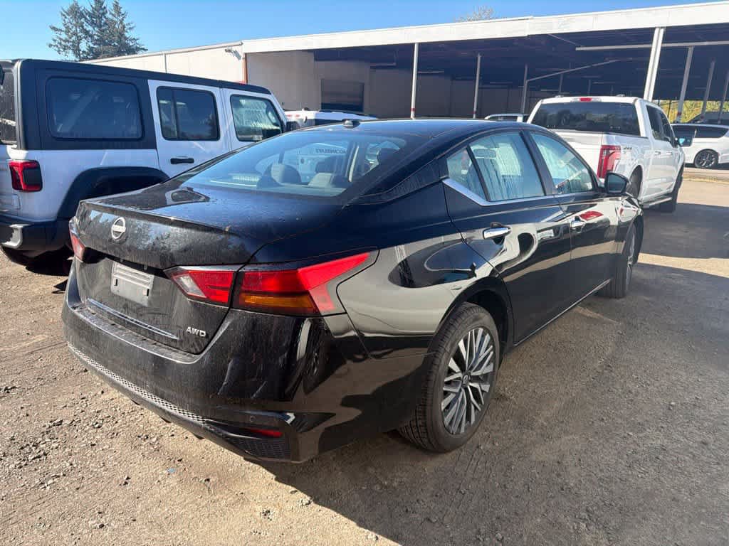 Used 2025 Nissan Altima 2.5 SV AWD/4WD image 4